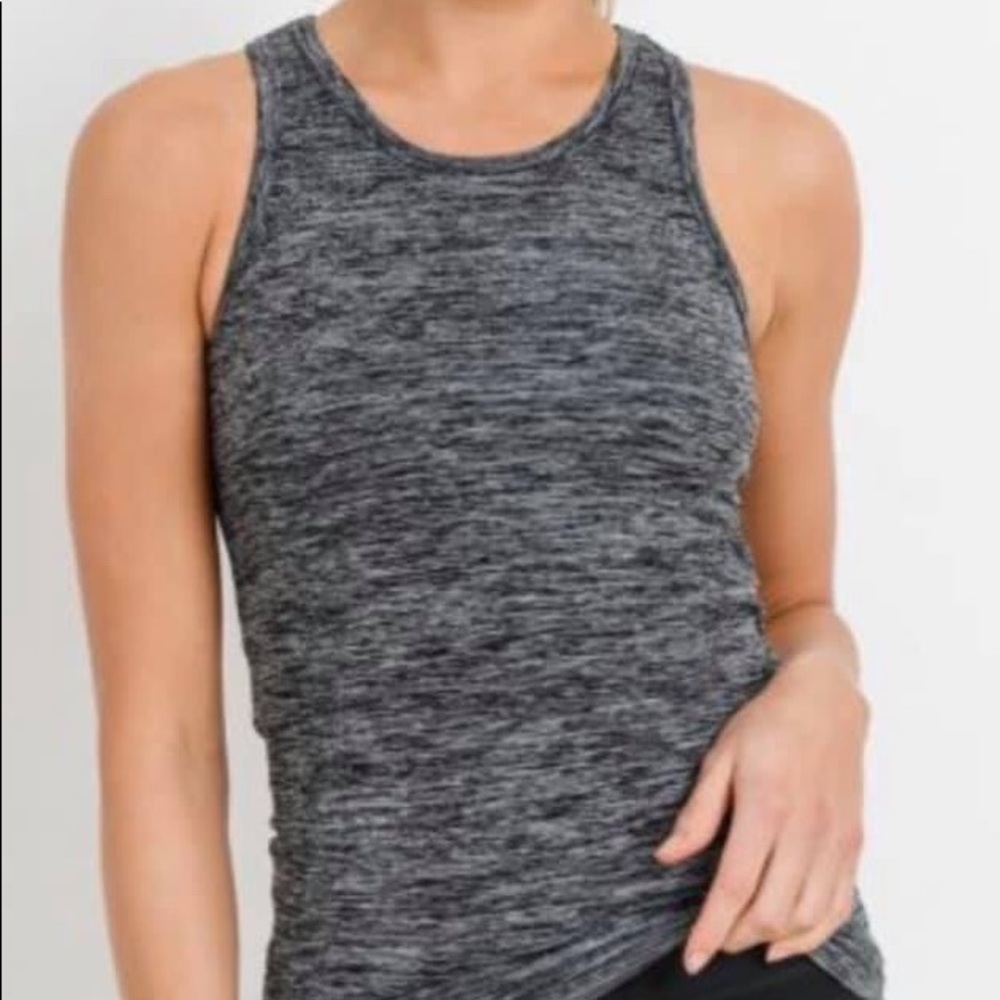 Seamless marbled tank